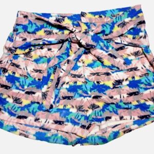 Olive and Oak Women's tie front shorts palm tree pattern size medium